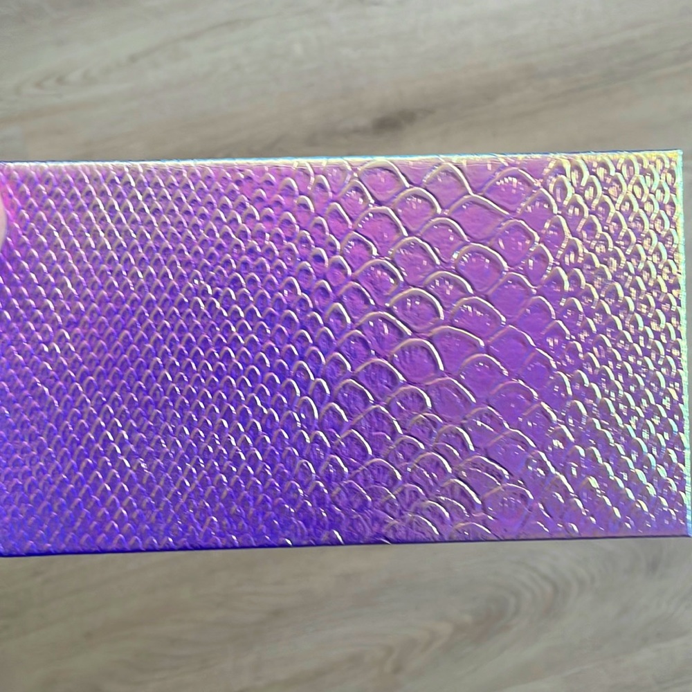 Empty Eyeshadow Palette